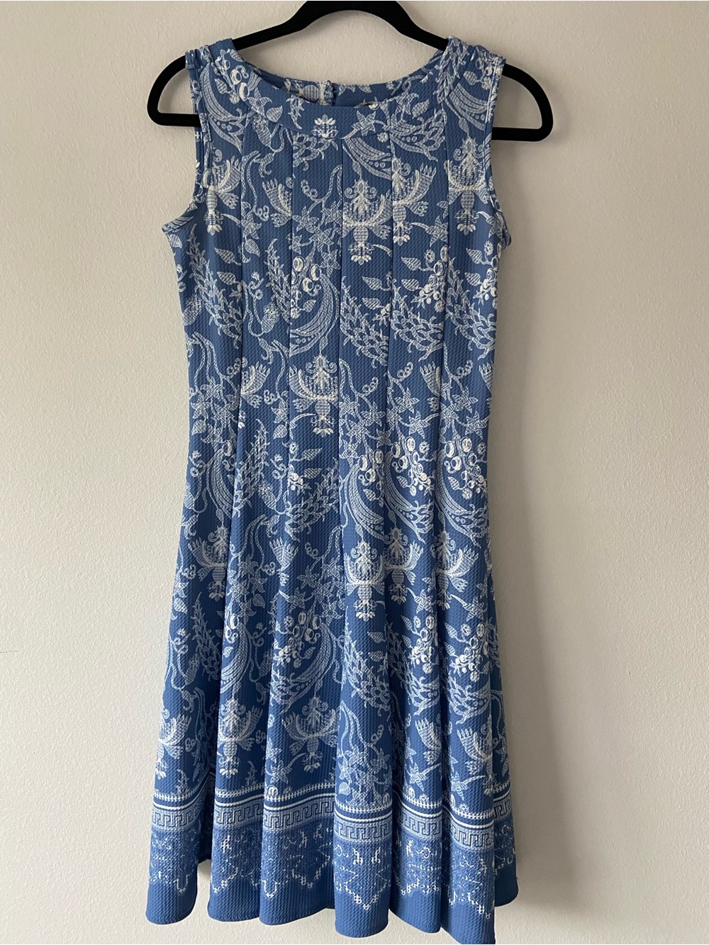 Haani Petite Blue & White Floral Print Fit & Flare Sleeveless Dress Size PS